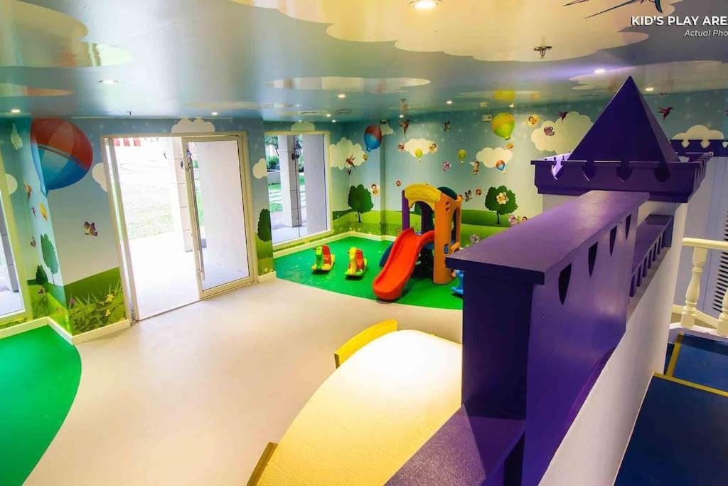 Monarch Parksuites - Balmoral Place Paranaque City Экстерьер фото