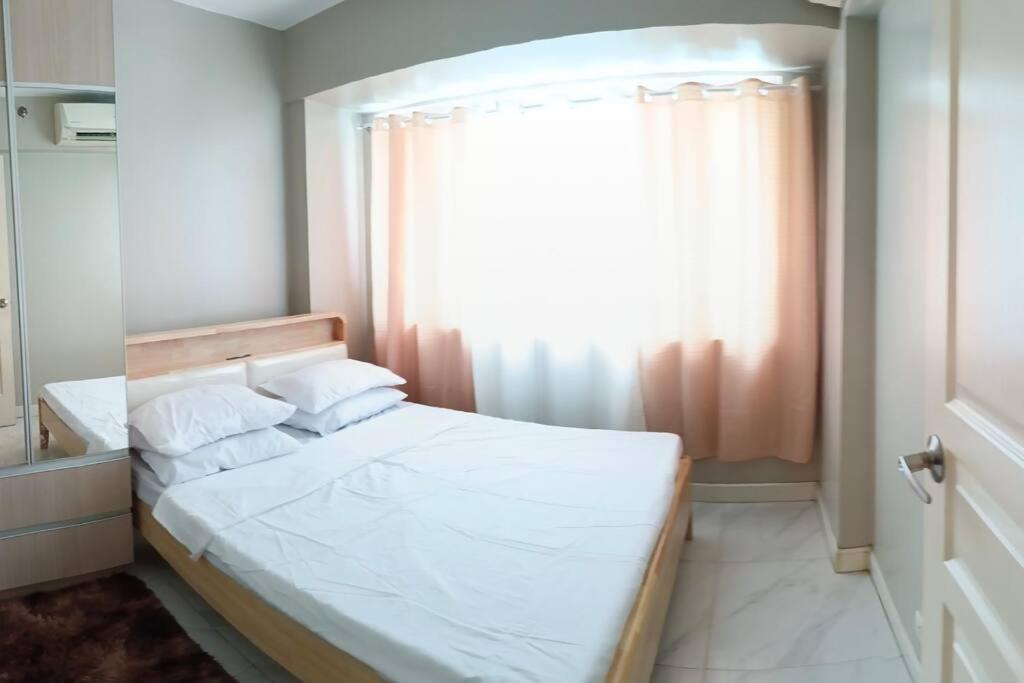 Monarch Parksuites - Balmoral Place Paranaque City Экстерьер фото