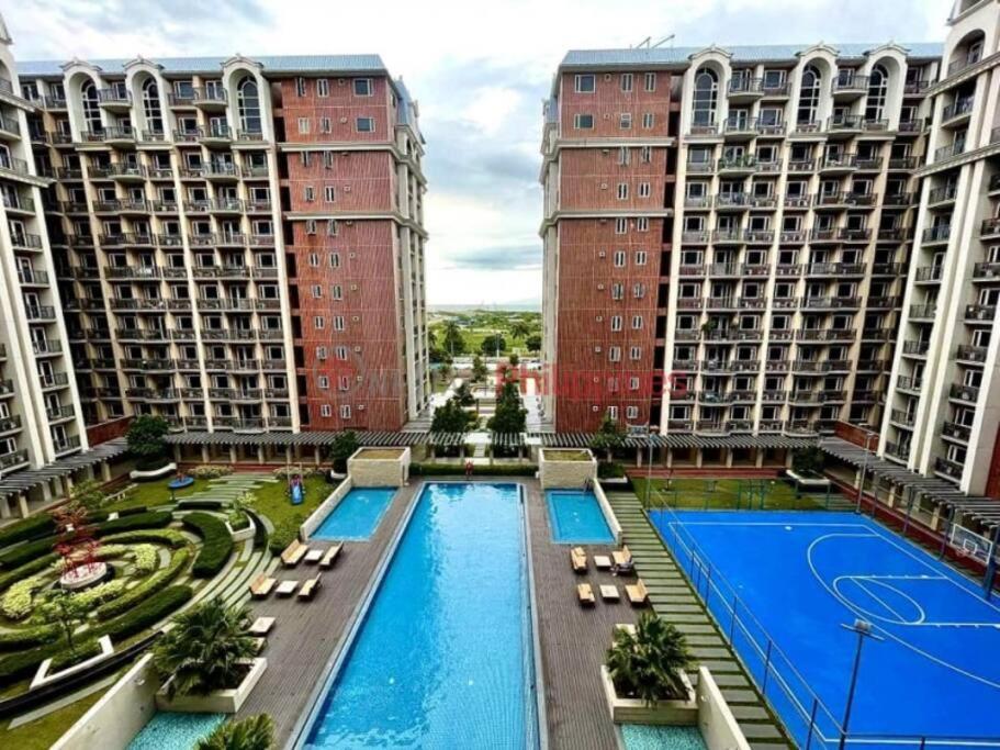 Monarch Parksuites - Balmoral Place Paranaque City Экстерьер фото