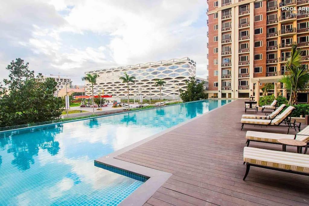 Monarch Parksuites - Balmoral Place Paranaque City Экстерьер фото