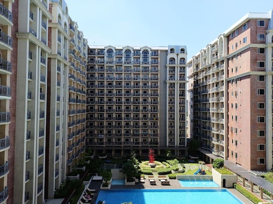 Monarch Parksuites - Balmoral Place Paranaque City Экстерьер фото