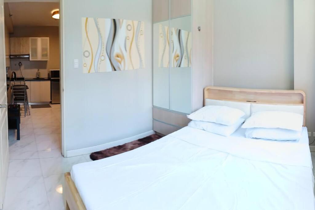 Monarch Parksuites - Balmoral Place Paranaque City Экстерьер фото